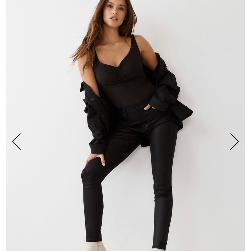 True Religion High Rise Jenny curvy jeans- Black 🔥🔥🔥🔥 NWT never worn Size 30